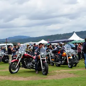 Jacaraípe recebe o Serra Motofest com shows de rock e encontro de motociclistas